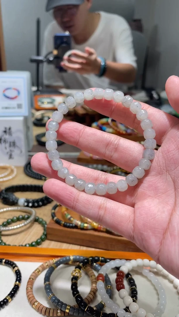 未镶嵌手串和田玉7mm无相点墨青花和田玉手串