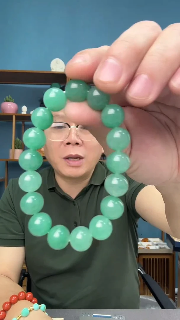 未镶嵌琥珀裸石70（有瑕介意勿拍）