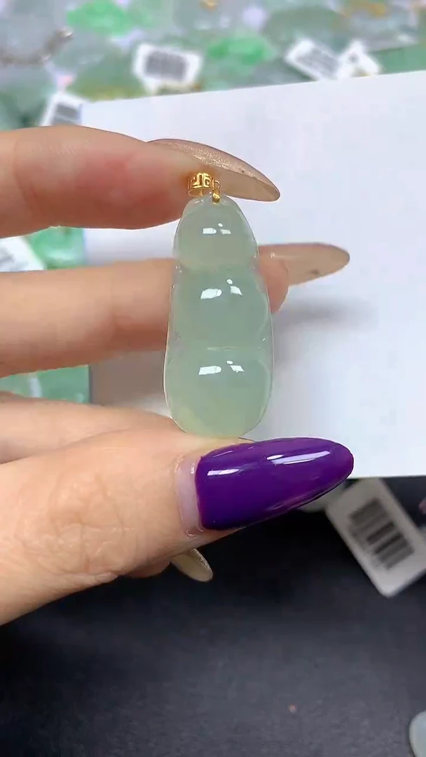 颈饰18K金镶嵌翡翠