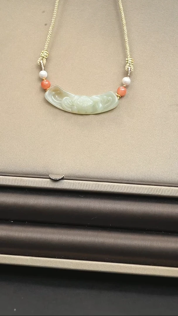 【闪购商品】和田玉（糖玉）颈饰未镶嵌荷花