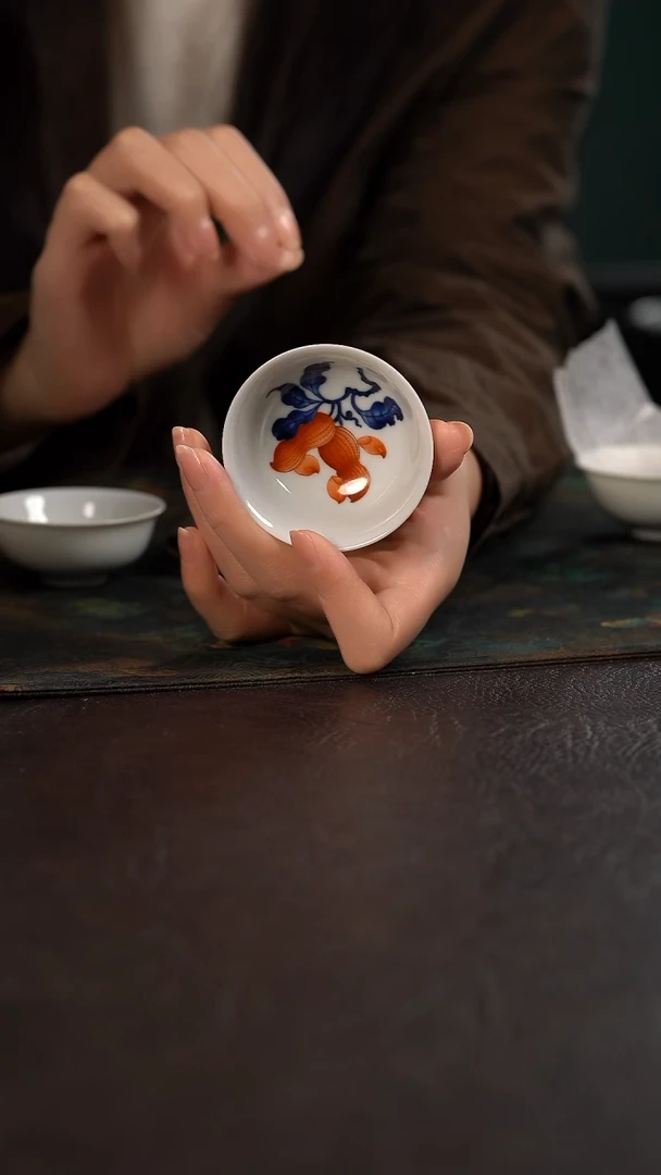 洪印慕明矾红加彩小碗杯 花生