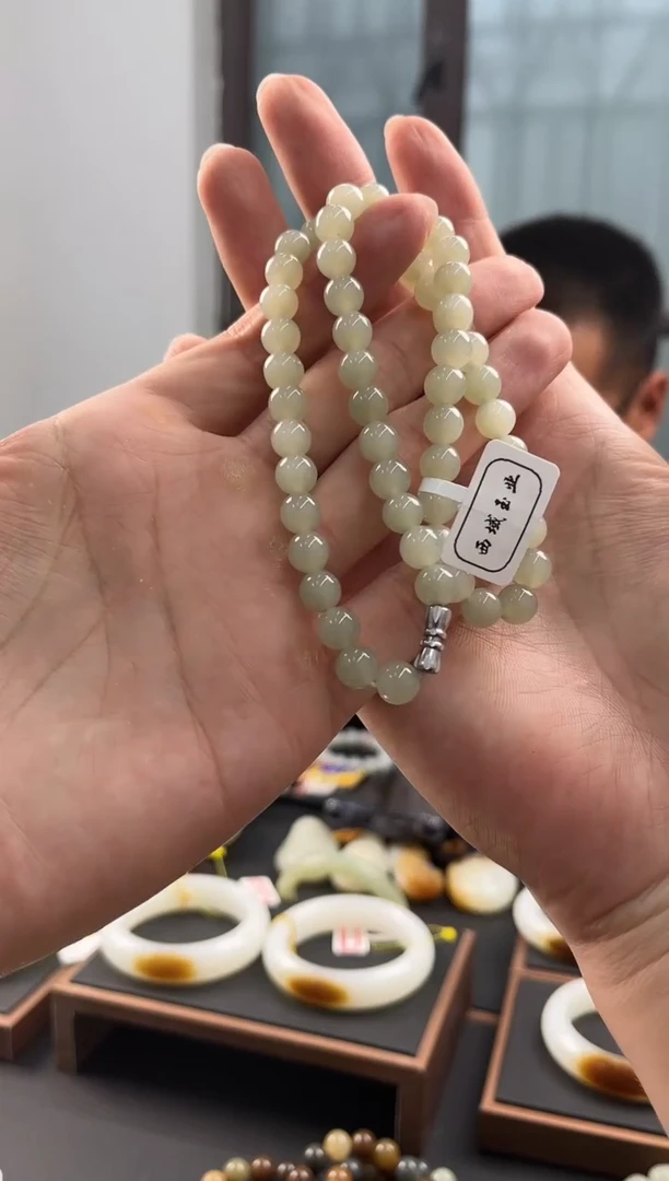 手串未镶嵌和田玉且末青白项链卡8微色差