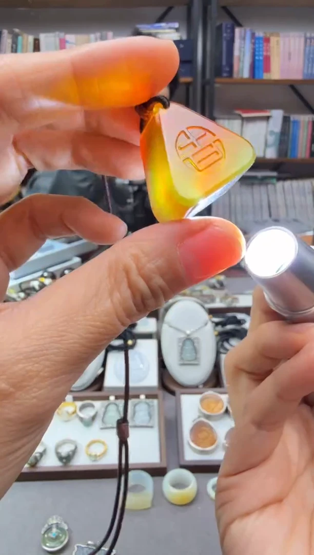 琥珀颈饰未镶嵌吉吊坠