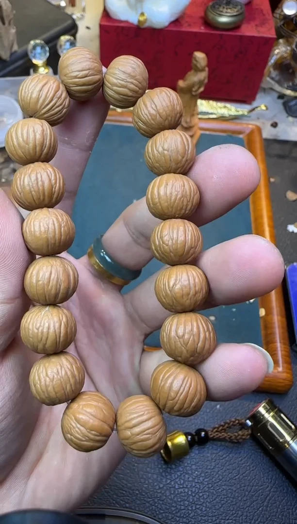 【闪购商品】猴头核桃吊坠土豪凤羽单圈15mm左右