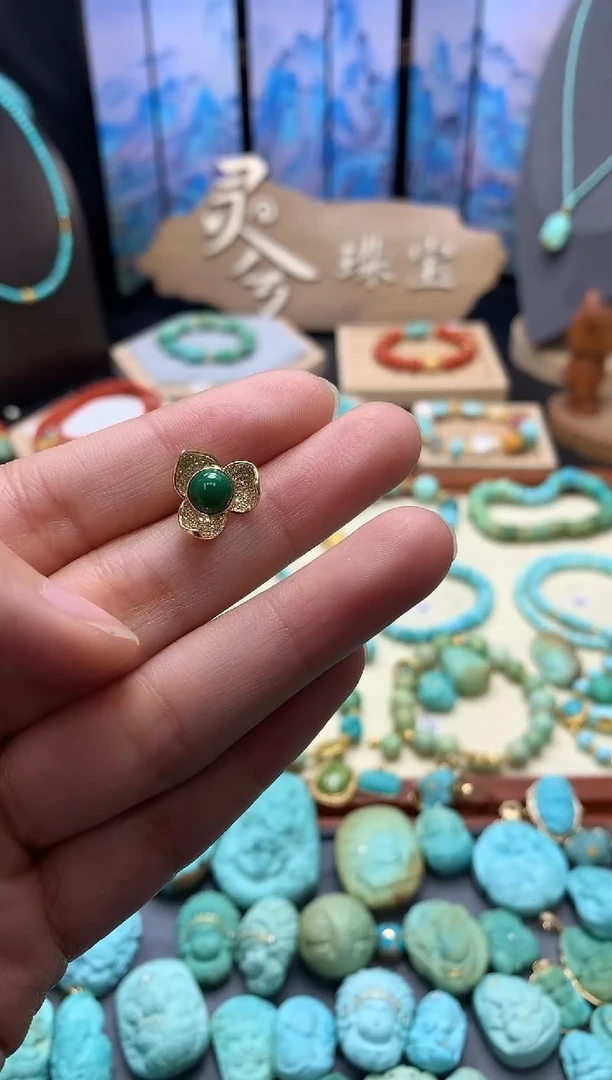 【闪购商品】绿松石挂件18K金镶嵌18K金绿松石三瓣花卡子