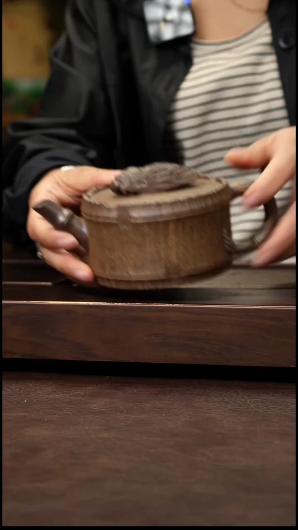 茶壶紫砂青段一鸣惊人300cc左右