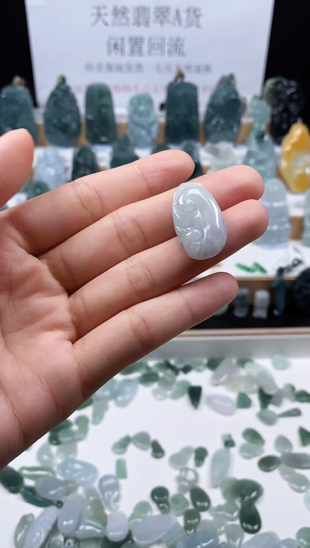 翡翠未镶嵌吊坠(不含链)吊坠138