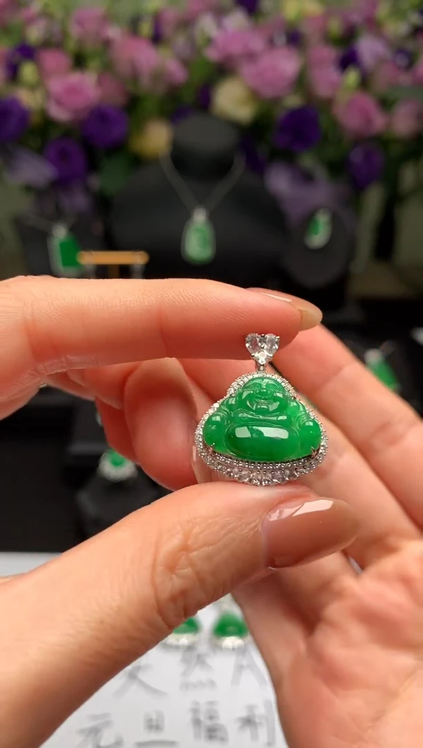 颈饰18K金镶嵌翡翠佛公
