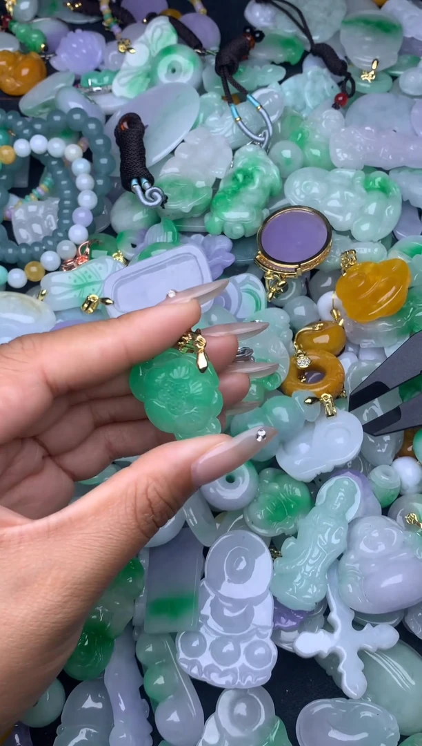 翡翠未镶嵌颈饰天然缅甸翡翠吊坠