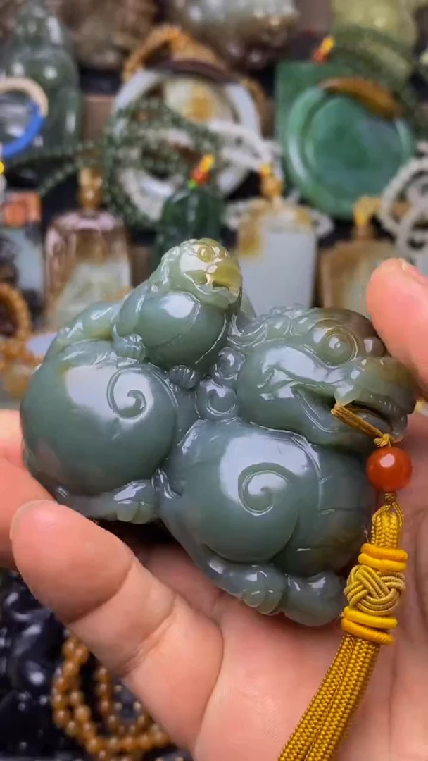 未镶嵌和田玉把件?**哥1