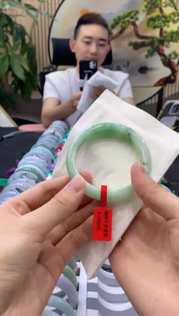 未镶嵌手镯翡翠47771