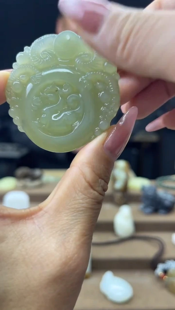 颈饰未镶嵌和田玉1