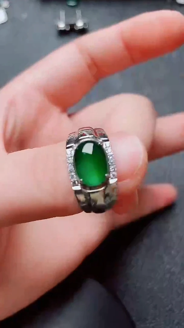 翡翠戒指银S925镶嵌1111