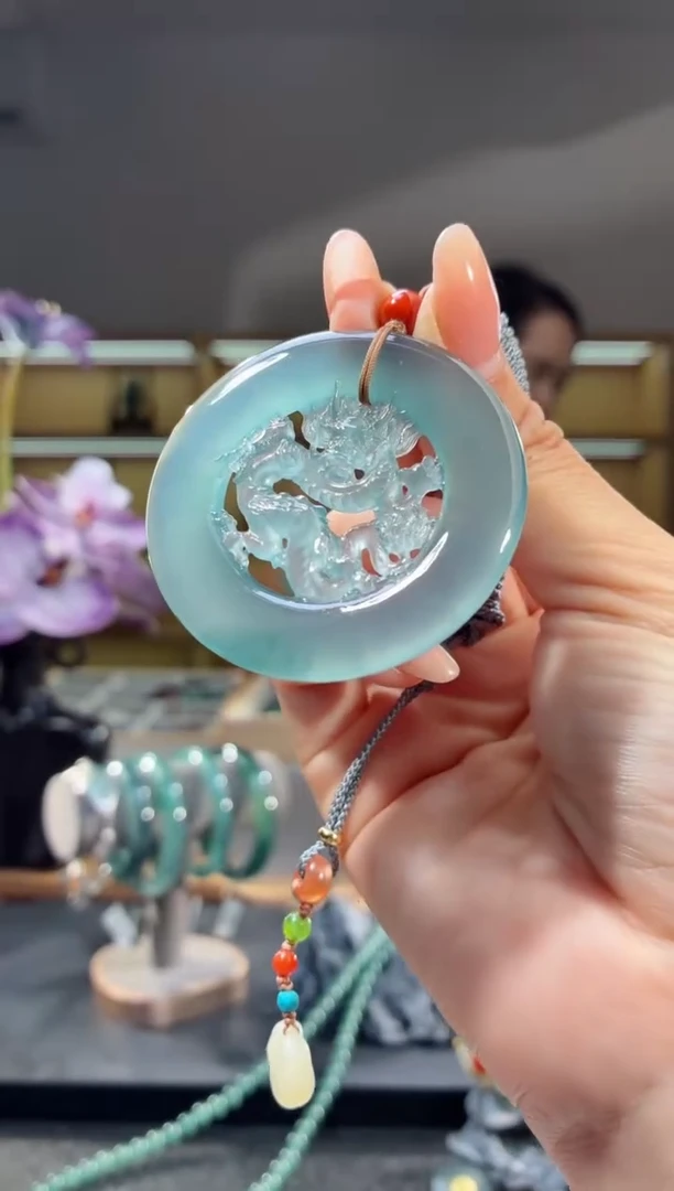 吊坠(不含链)未镶嵌翡翠龙牌