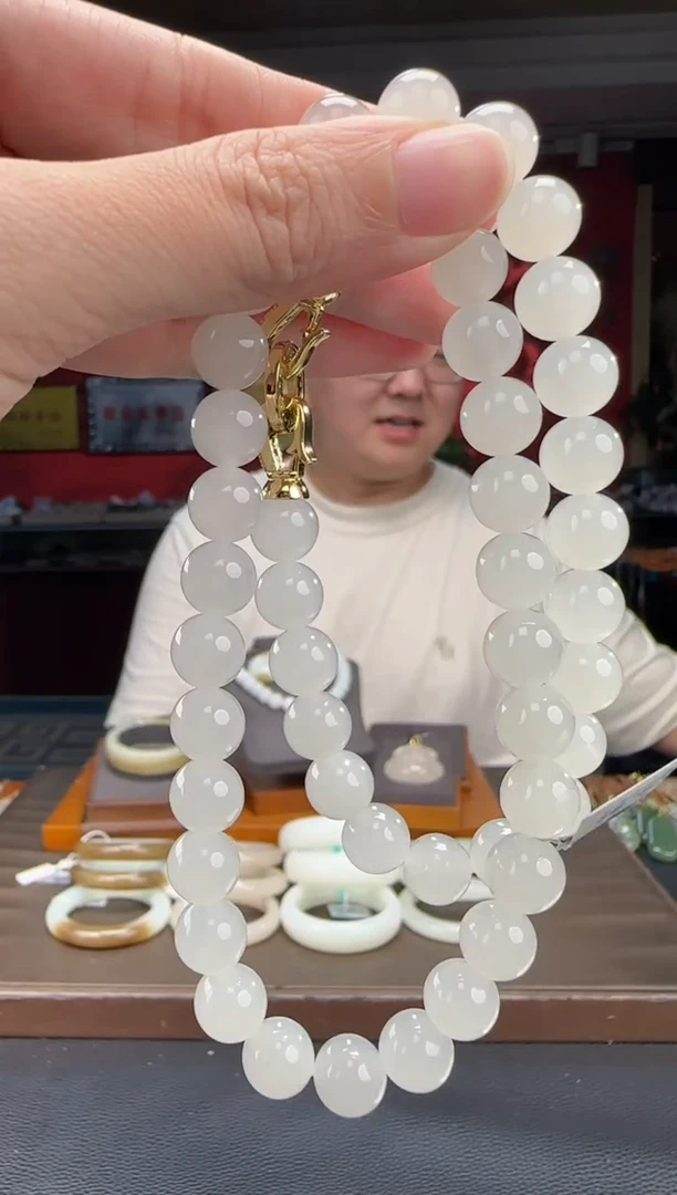 颈饰未镶嵌和田玉白冰猫妈妈链卡10
