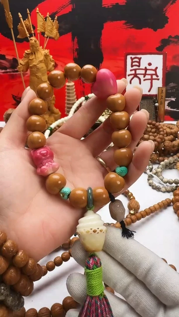 手串猴头核桃芊*。屁桃手持