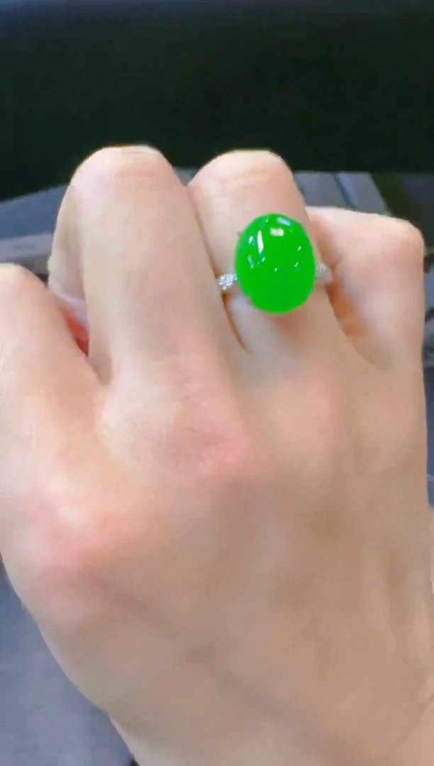 18K金镶嵌戒指翡翠天然A货翡翠