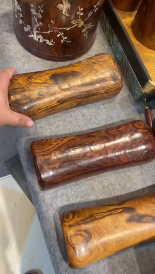 木珍藏老货....黄花梨木枕