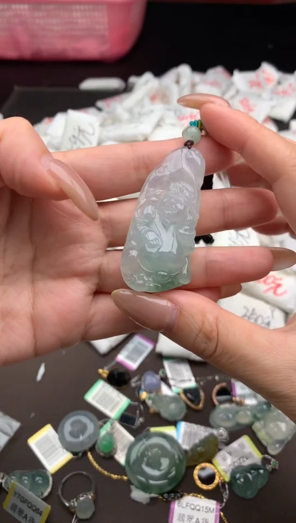 【闪购商品】翡翠挂件未镶嵌 一