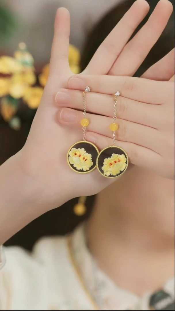 刺绣湘传礼纯手工刺绣耳坠