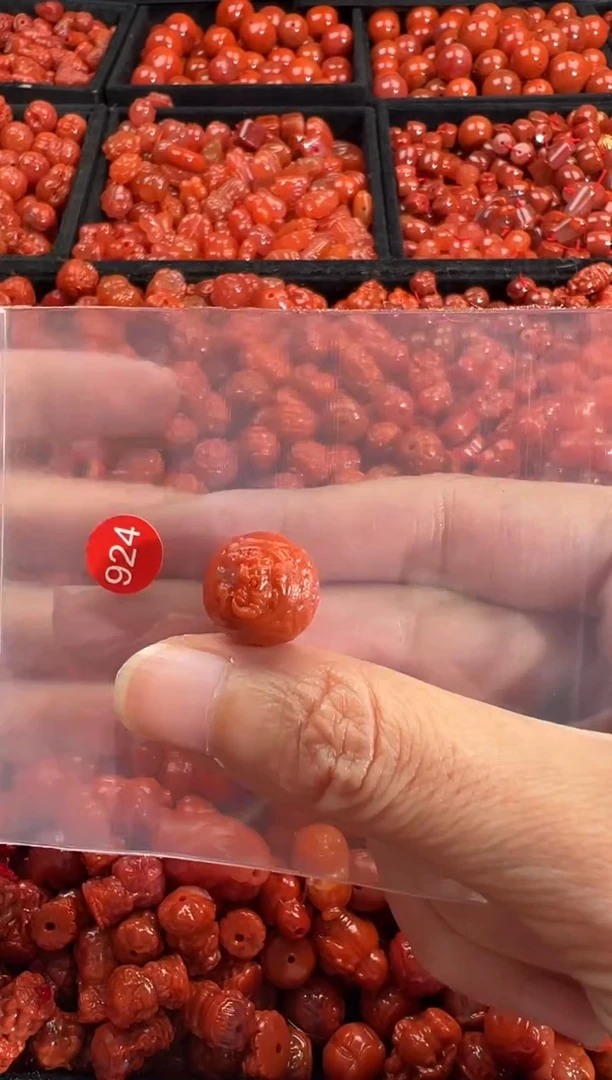 颈饰未镶嵌南红玛瑙1