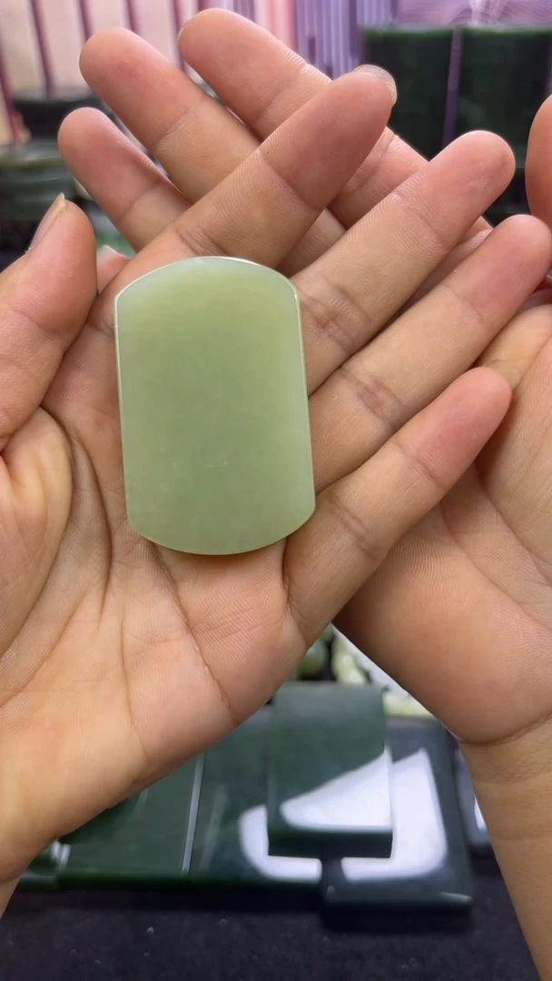 和田玉未镶嵌珠宝半成品无事牌