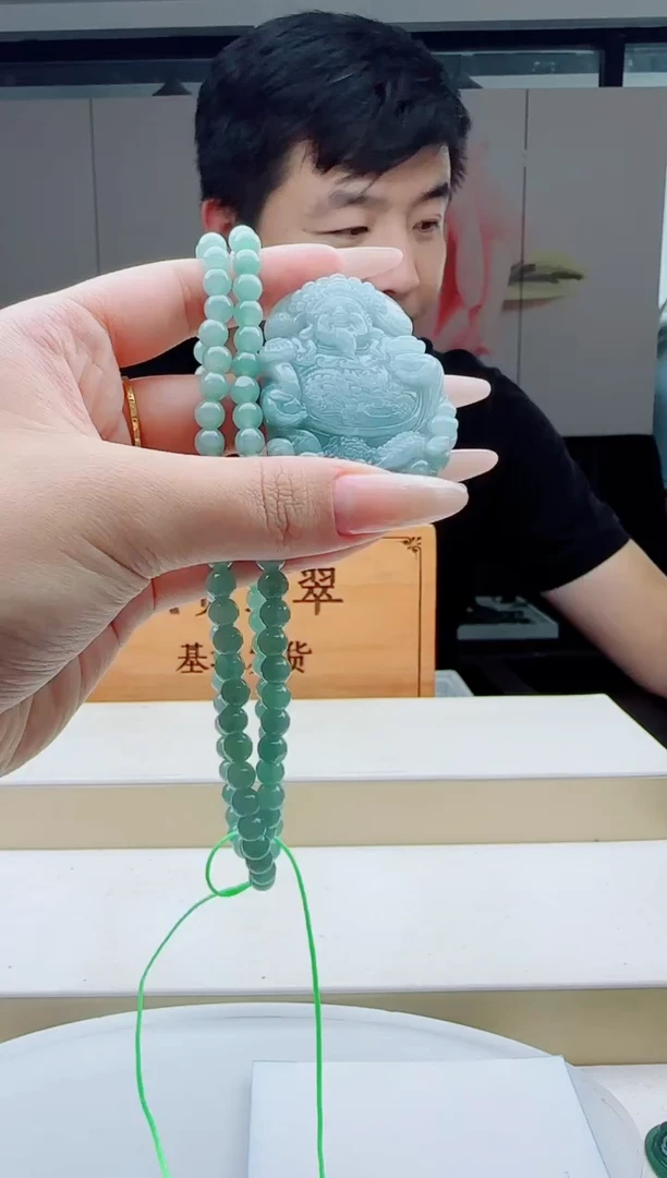 颈饰未镶嵌翡翠多样性发其中一