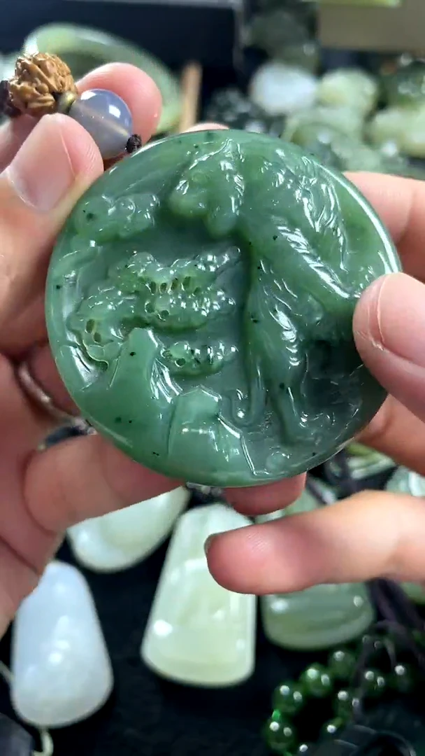 颈饰未镶嵌和田玉（碧玉）老虎