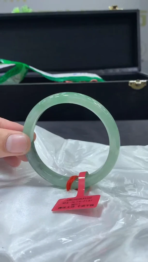 未镶嵌手镯翡翠翡翠手镯