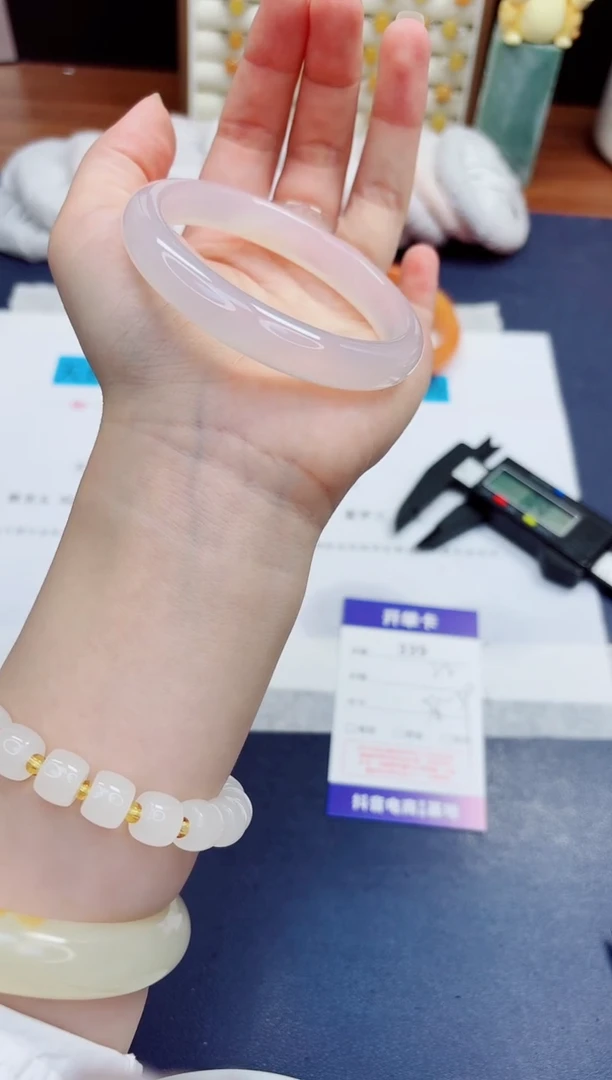 未镶嵌手镯石英质玉339-玉髓-圈口59