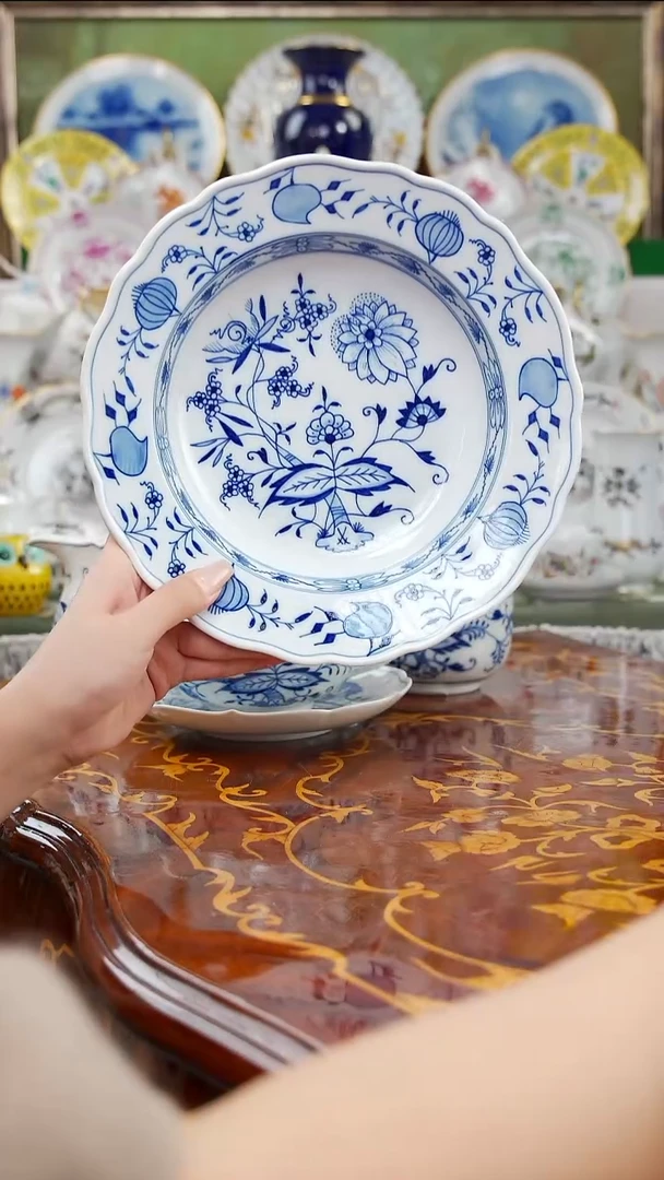 摆件娜娜中古瓷器如图所示46