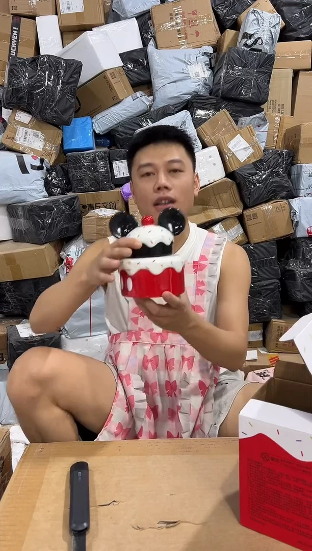 瓷片原盒米奇蛋糕罐子