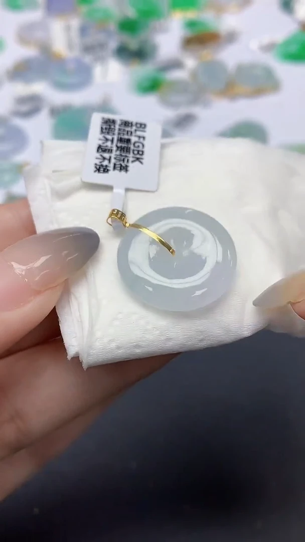 翡翠18K金镶嵌颈饰天然缅甸a货翡翠