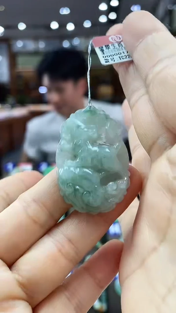 颈饰未镶嵌翡翠狗牌