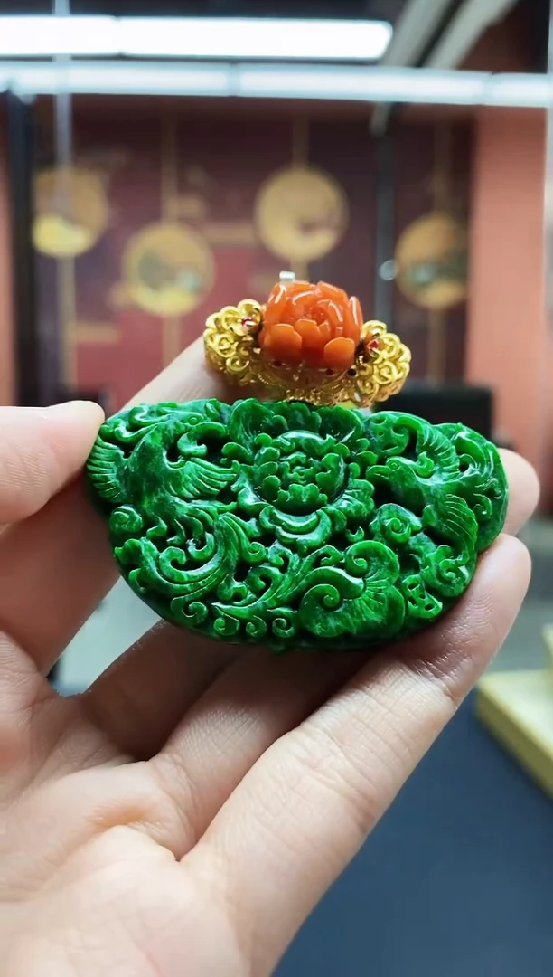 颈饰未镶嵌翡翠吊坠