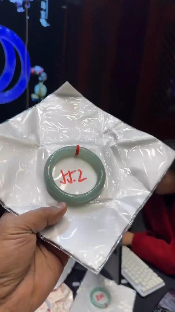 【闪购商品】翡翠手镯未镶嵌手镯