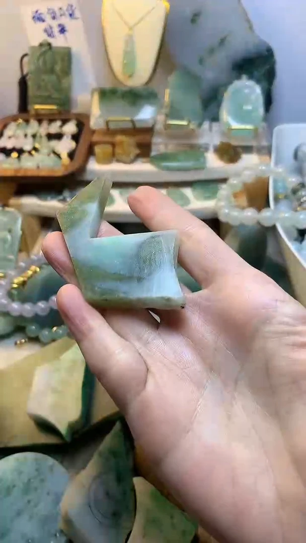 未镶嵌挂件翡翠缅甸A货翡翠,没有运费险,有纹有裂
