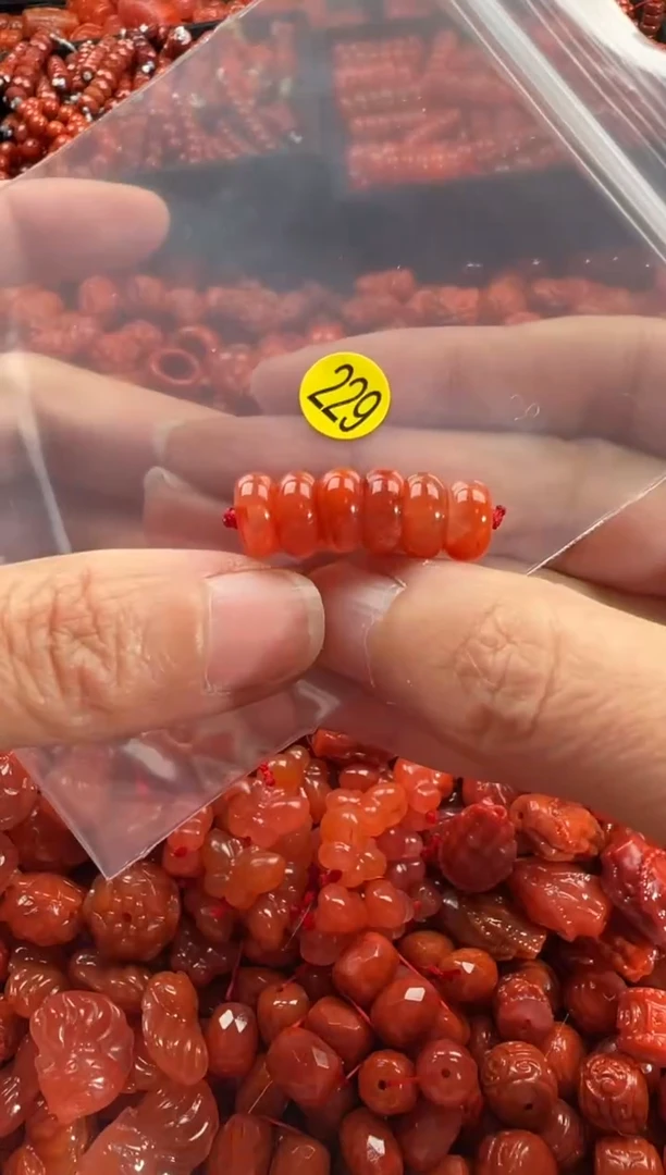 颈饰未镶嵌南红玛瑙1