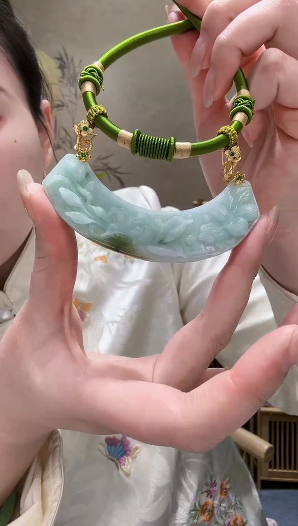 【闪购商品】翡翠颈饰未镶嵌吊坠