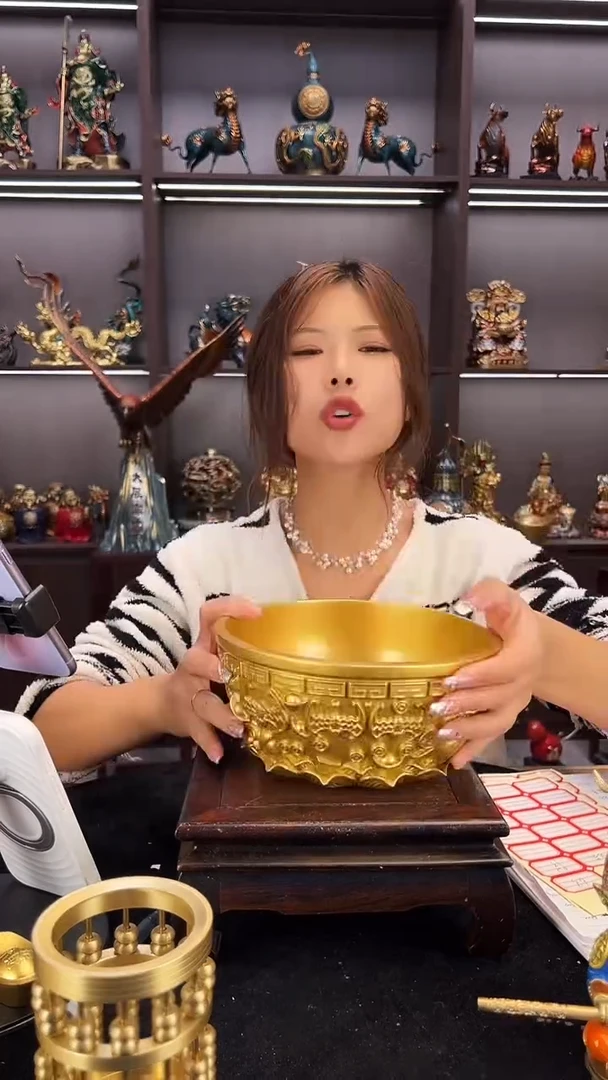 黄铜微瑕口径20.5cm聚宝盆一个---4号