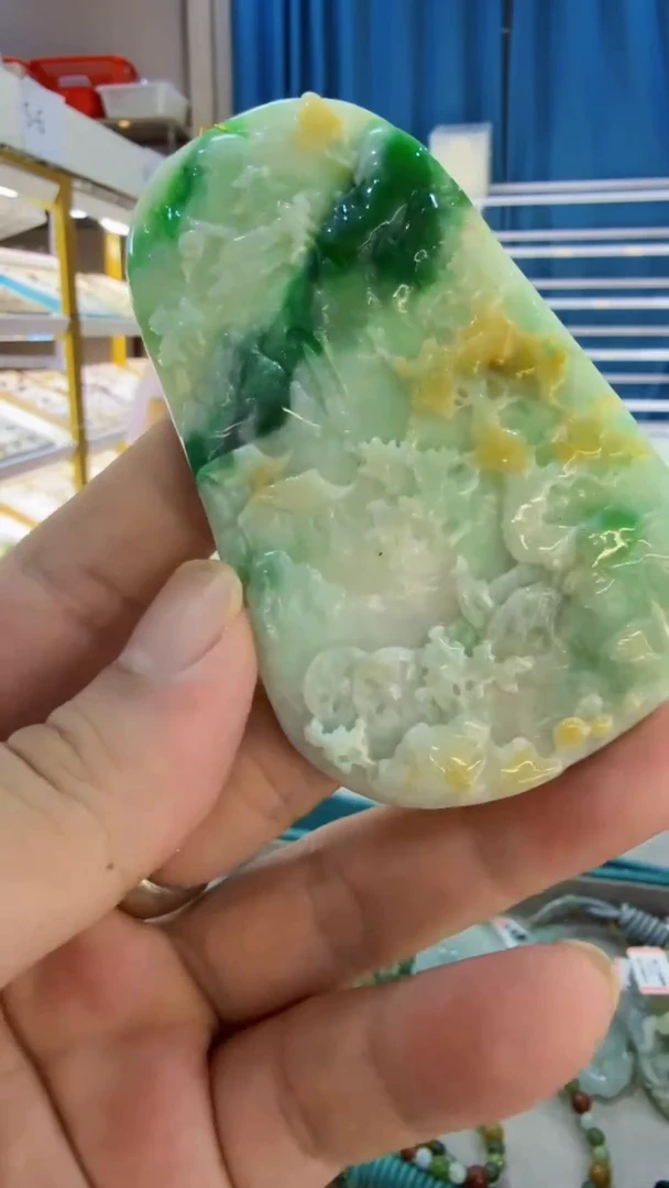 翡翠未镶嵌吊坠(不含链)63