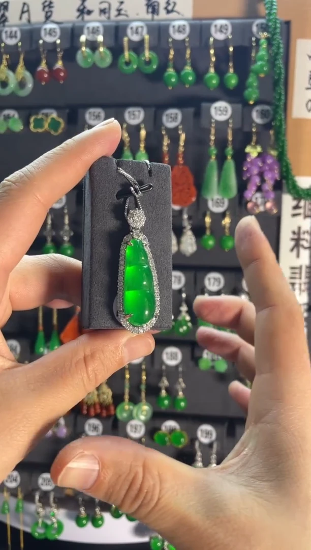 【闪购商品】翡翠耳饰银S925镶嵌234.....