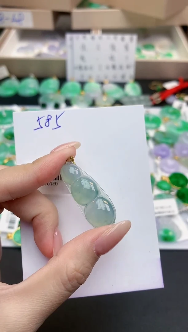 颈饰18K金镶嵌翡翠天然缅甸A货翡翠