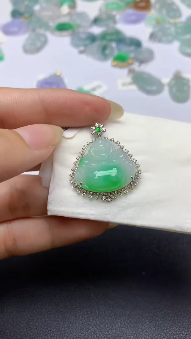 颈饰18K金镶嵌翡翠天然缅甸a货翡翠百元以上9元证书费自理