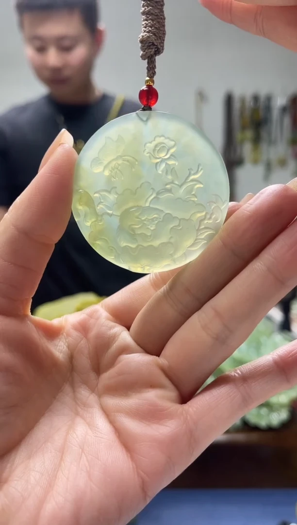 未镶嵌岫玉颈饰`