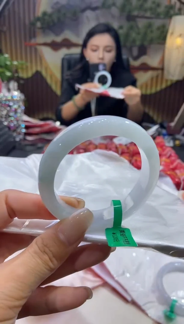 未镶嵌手镯翡翠0004025