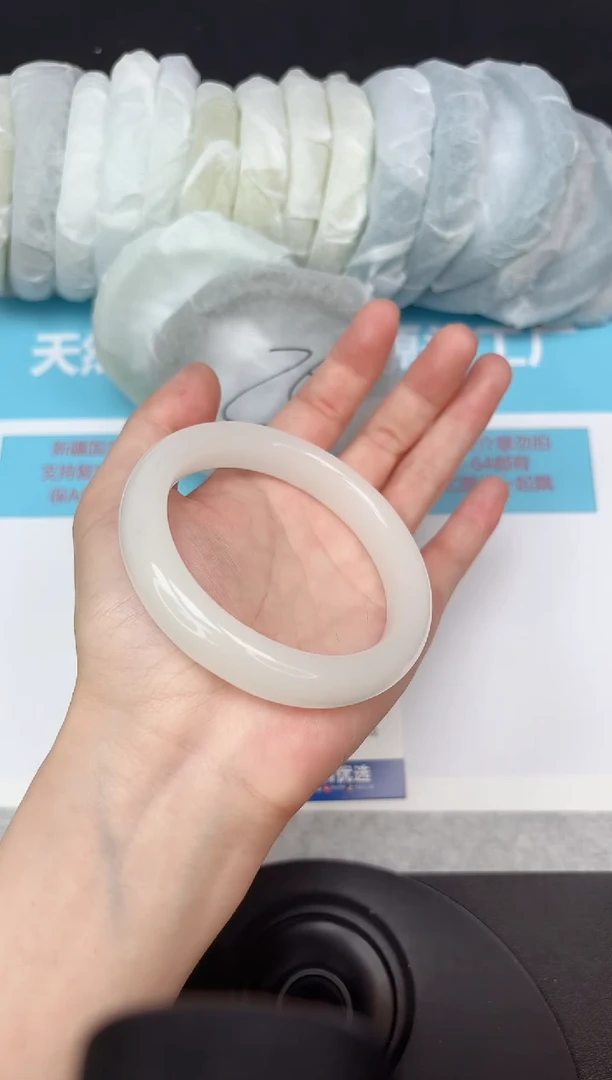 未镶嵌手镯石英质玉12/5859