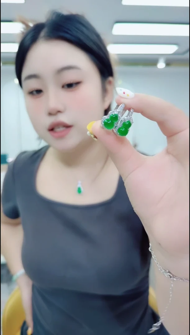 翡翠未镶嵌颈饰1342绿葫芦耳钩