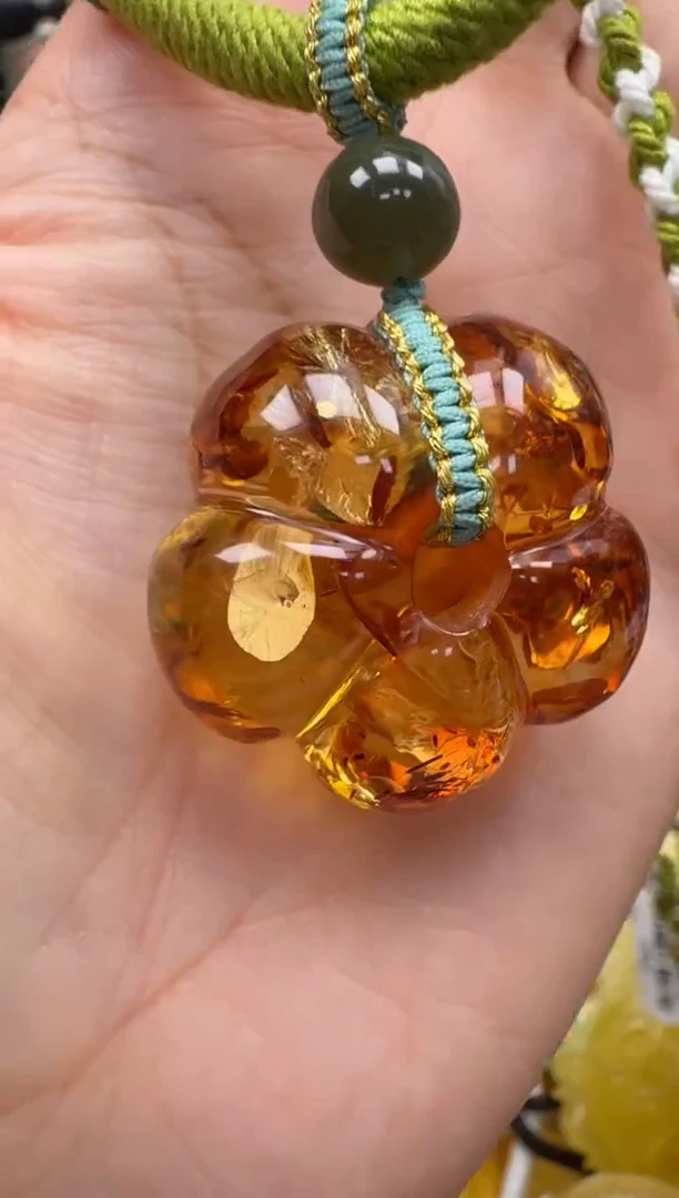 裸石琥珀未镶嵌如图