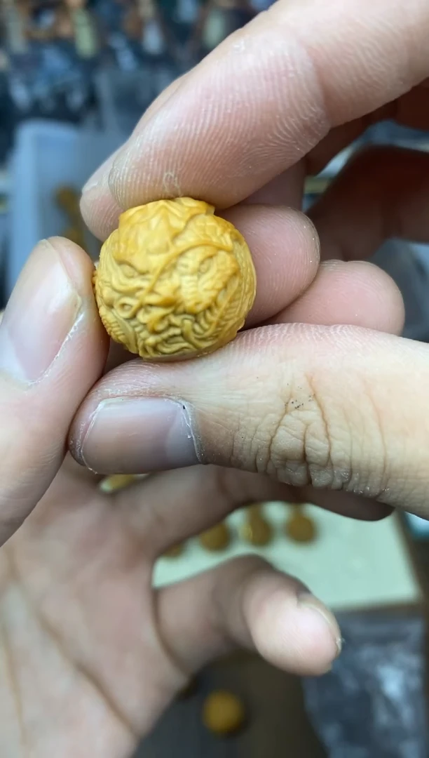 猴头核桃吊坠龙蛇之变